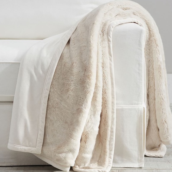 Pottery Barn Faux Fur alpaca throw ivory - Picture 1 of 7